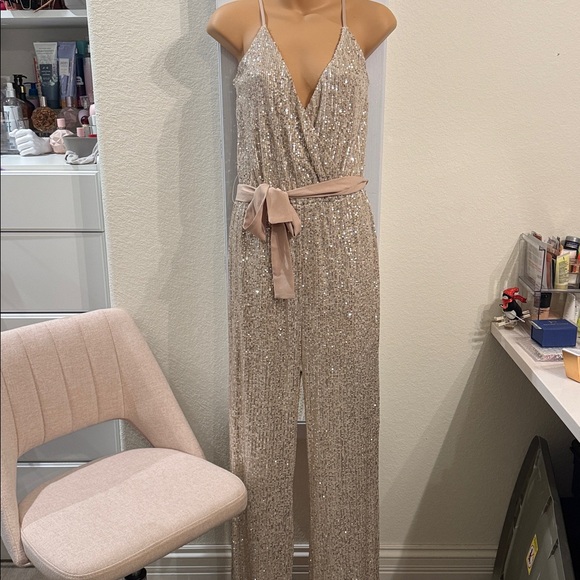 Elegant Sequin Evening jumpsuit - Picture 3 of 8